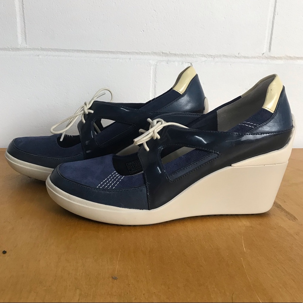 Tsubo Wedge Sport Heels Navy